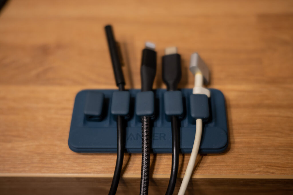 Anker Cable Holder”でデスクをスッキリしよう kotatsu ni mikan