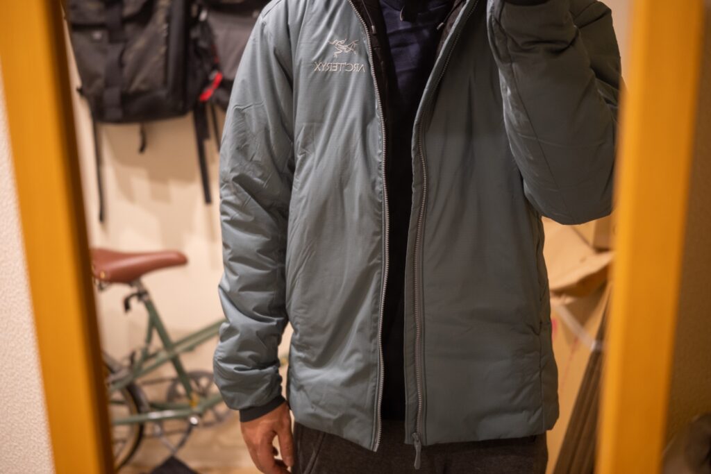 アークテリクス アトムARフーディ