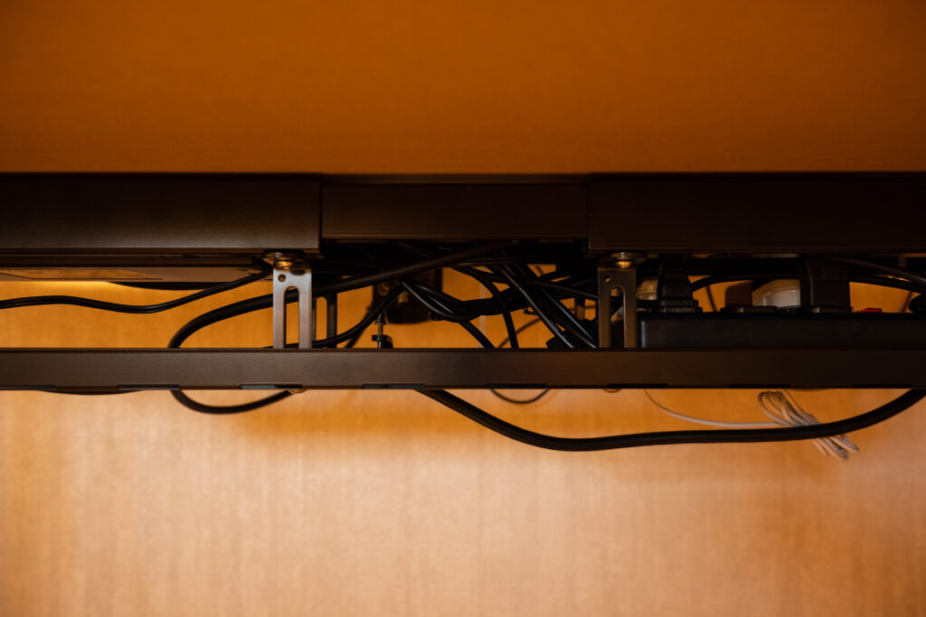 山崎実業テーブル下収納ラック　導入前